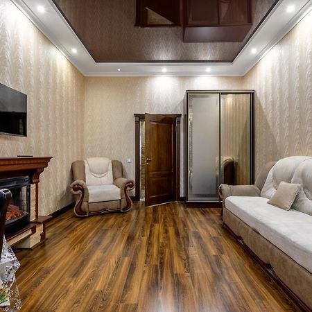 Noviy Svit 4 Apartments Lviv Ngoại thất bức ảnh